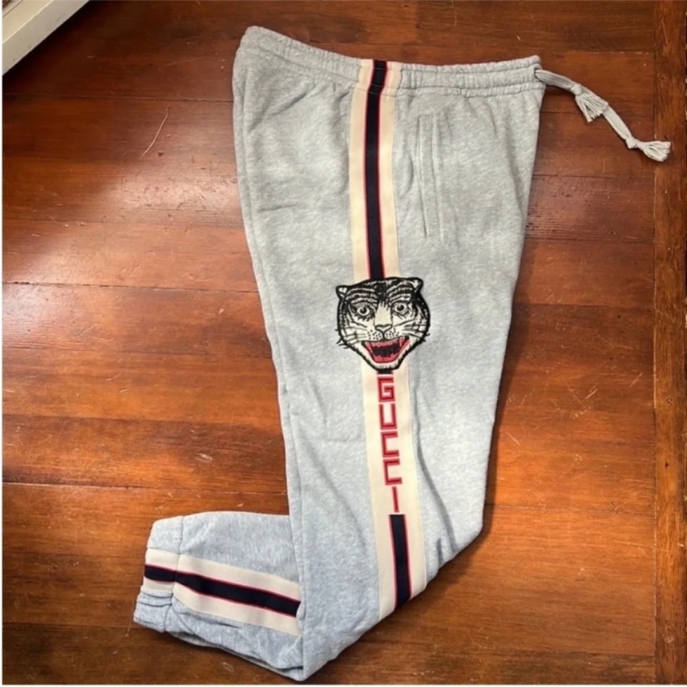 Gucci Men's Gray Tiger-appliqué Tapered Cotton-jersey jogging Bottoms